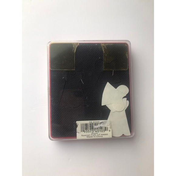 SIZZIX Originals Large Doll Dress Set Die Cut #38-0103 Used Scrapbooking - Picture 2 of 2